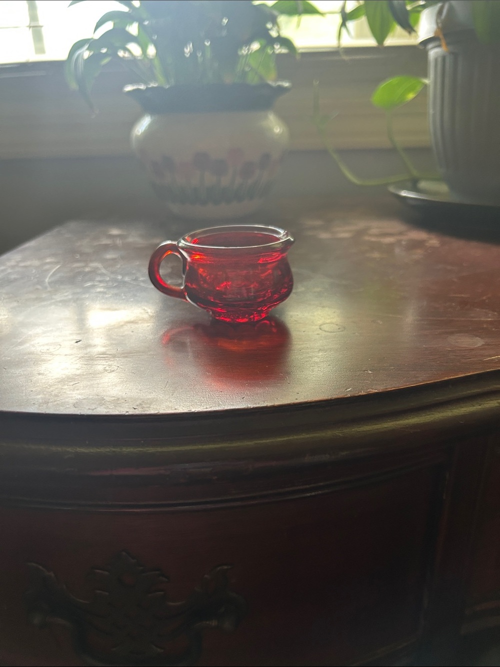 Beautiful vintage   Dagenhart piece, amberine tea cup.